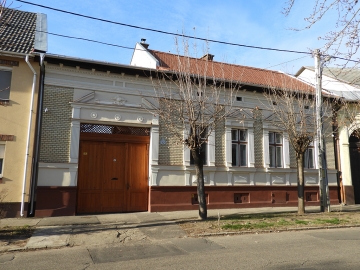Kígyó u. 33.