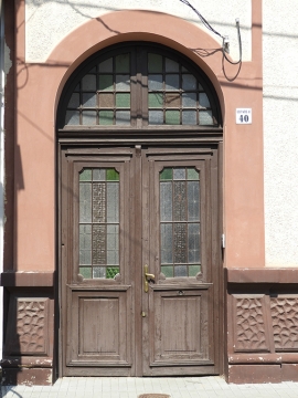 Eötvös u. 40.
