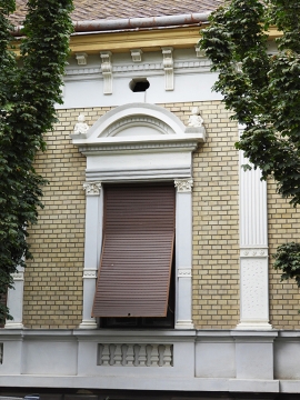 Jókai u. 35.