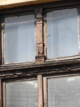 Eötvös u. 30.